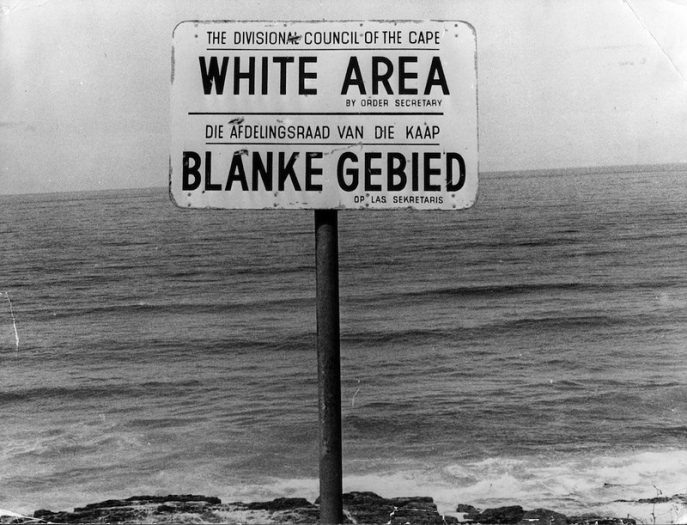 Le White Only Beach in South Africa, in the 1940s.