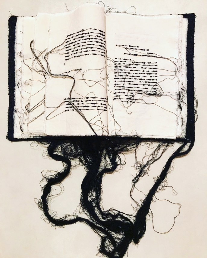 La Robusta Anima Mia, Maria Lai, stoffa e filo cm 27x17x3.
