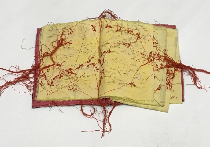 Le Formiche Rosse, Maria Lai, 1991, stoffa e filo cm 18x15.
