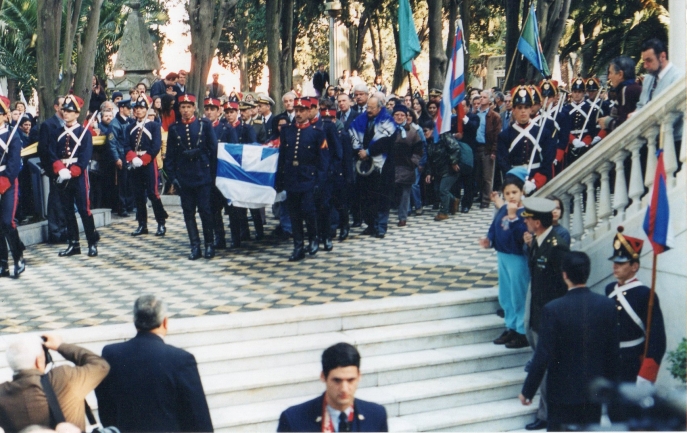 Rapatriement des restes du Cacique du Musée de l'Homme de Paris vers le Panthéon national uruguayen. Rapatriement des restes du Cacique du Musée de l'Homme de Paris vers le Panthéon national uruguayen.