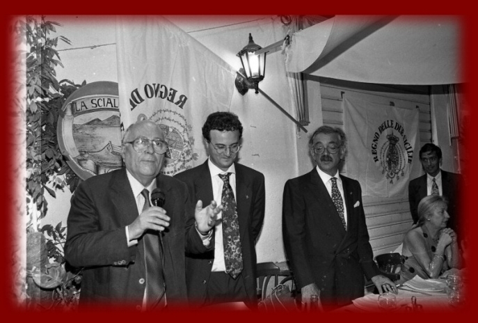 Nascita del Movimento neoborbonico, Napoli 7 settembre 1993, da sinistra Riccardo Pazzaglia e Gennaro De Crescenzo