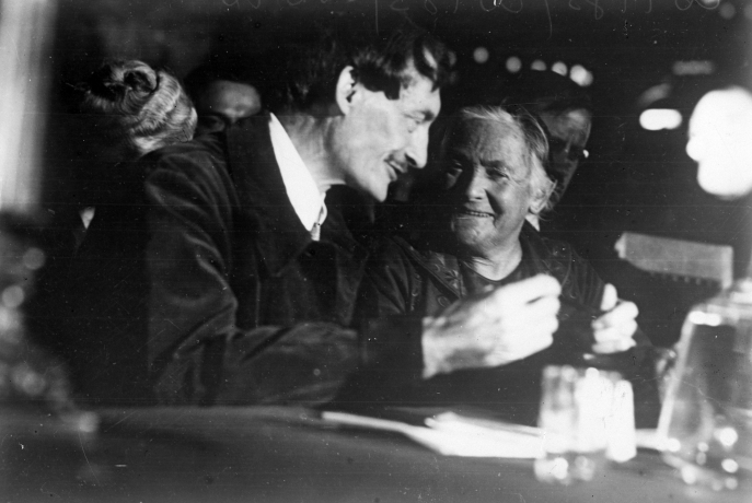 Clara Zetkin-Henri Barbusse, 7 novembre 1927 (RGAKFD : 2-61175) Clara Zetkin-Henri Barbusse, 7 novembre 1927 (RGAKFD : 2-61175)