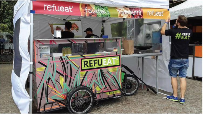 At the destination, the bicycle trailer is converted into a kitchen stall. © Raúl Matta and Edda Starck, 2019